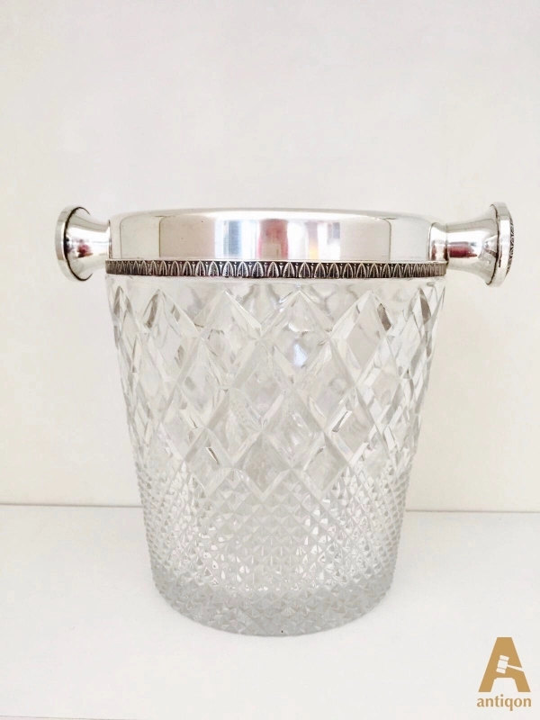 Cooler for wine