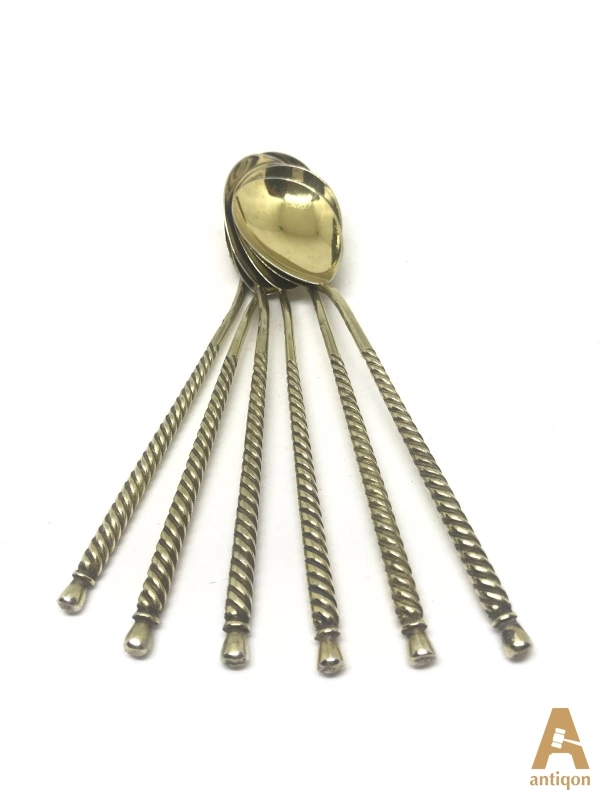 Six silver teaspoons