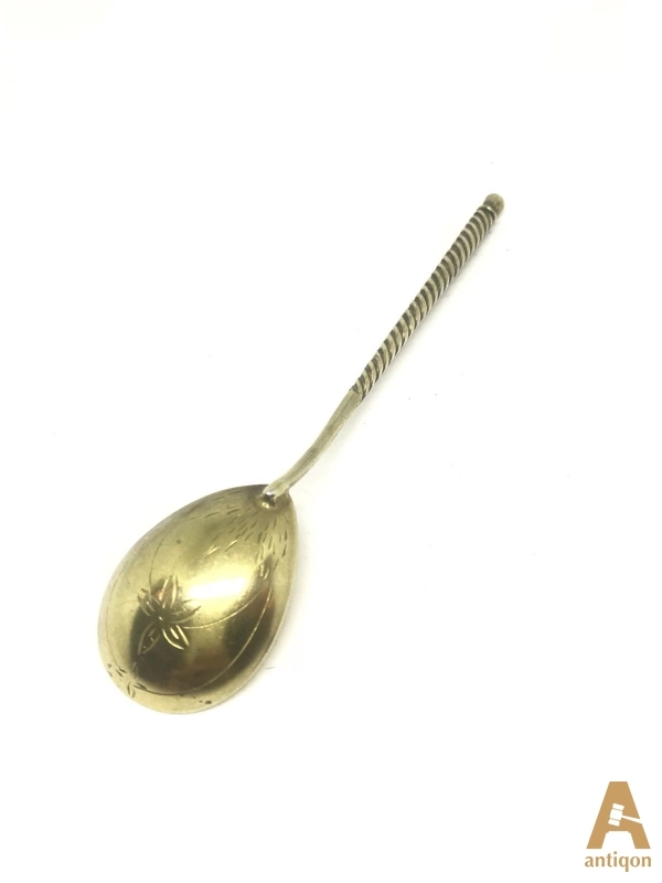 Six silver teaspoons