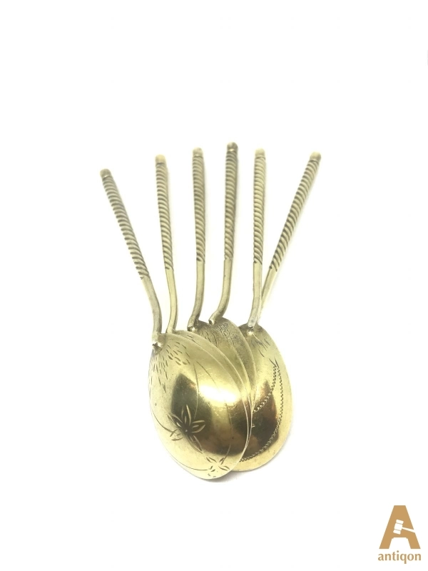 Six silver teaspoons