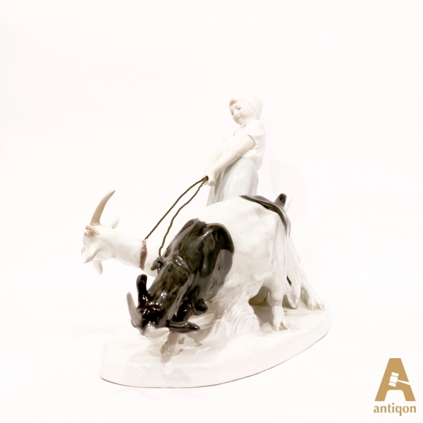Porcelain group 