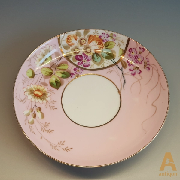 Cup with saucer 
