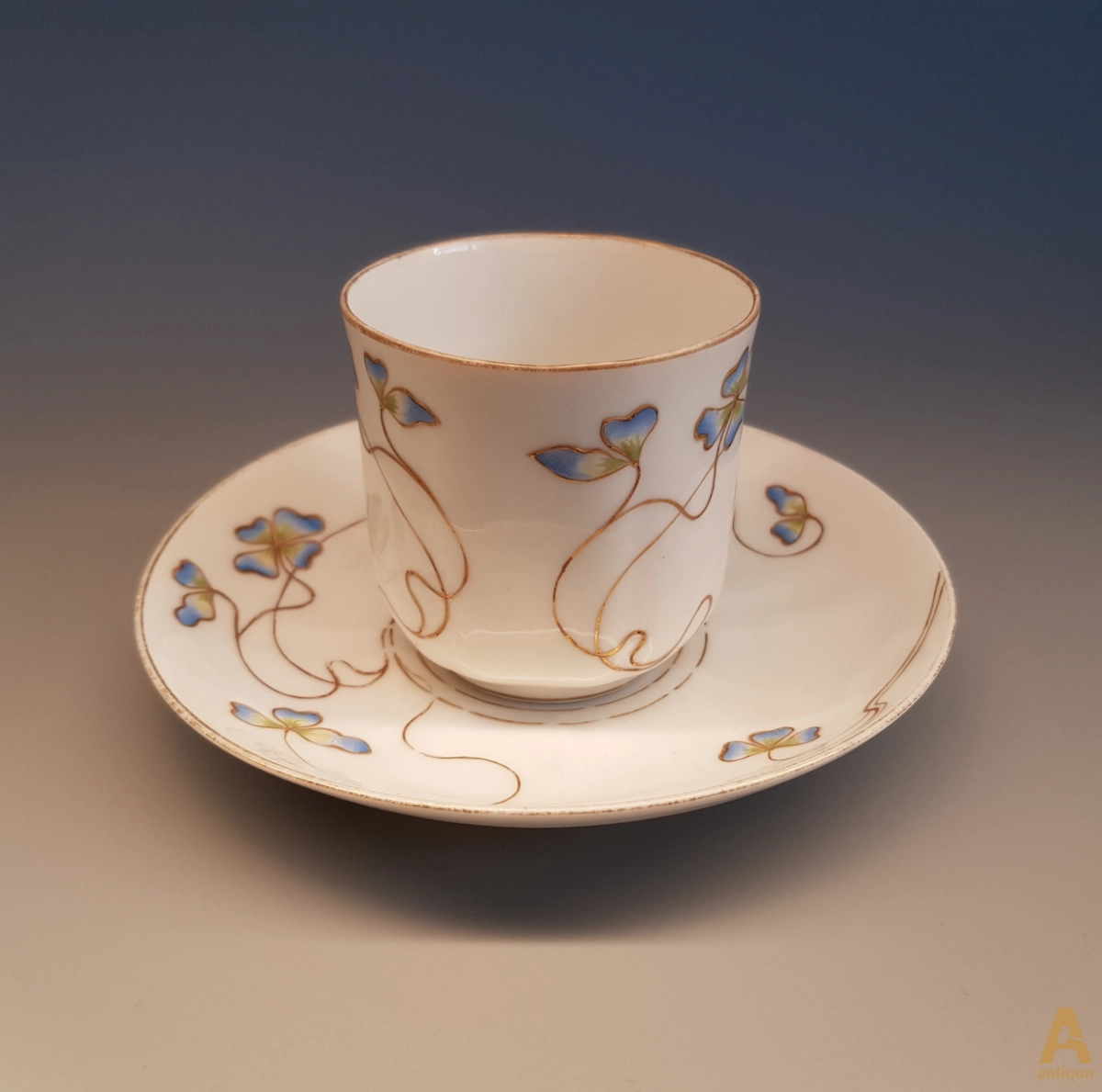 Cup with saucer 