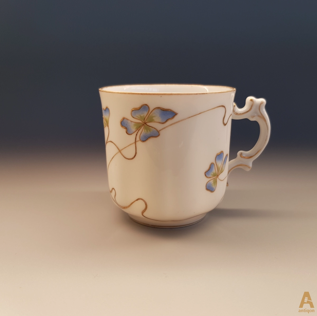 Cup with saucer 