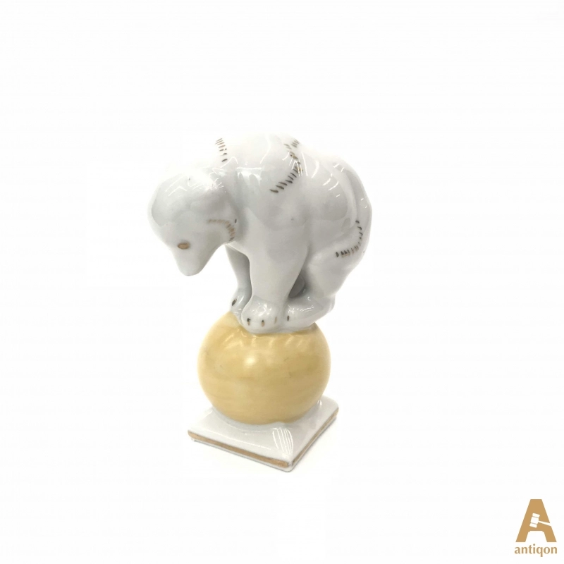 Porcelain figure 