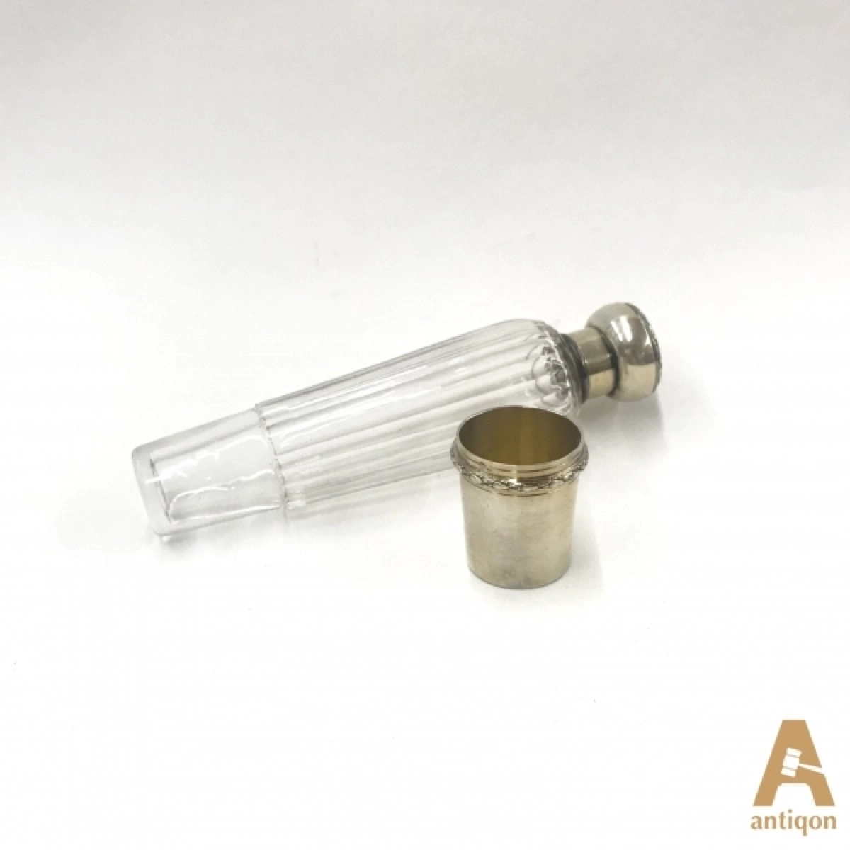 Pocket bottle for cognac