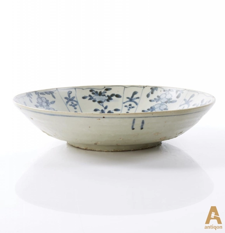 Ceramic glazed dish