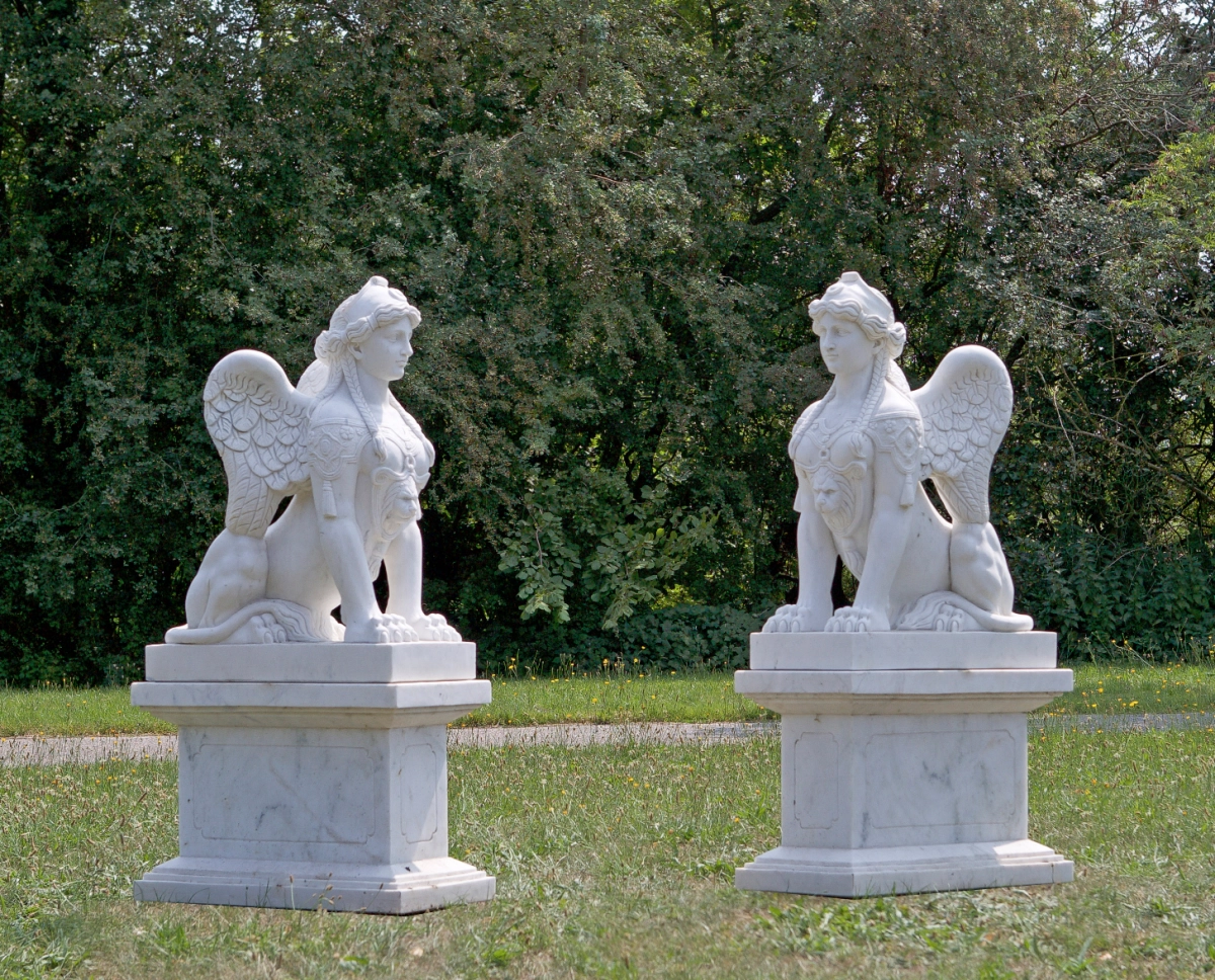 Paire de sculptures en marbre 
