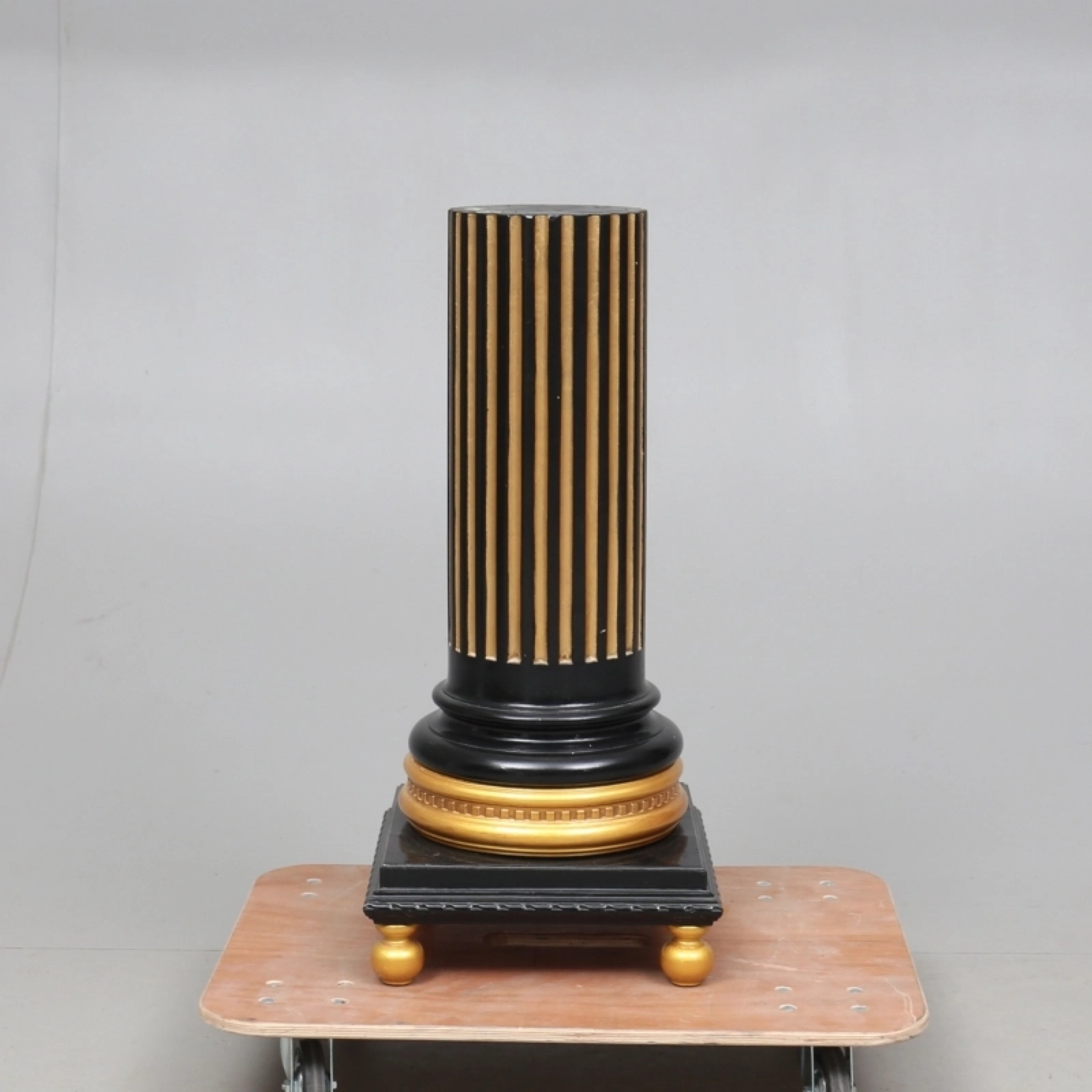 Pedestal, Column