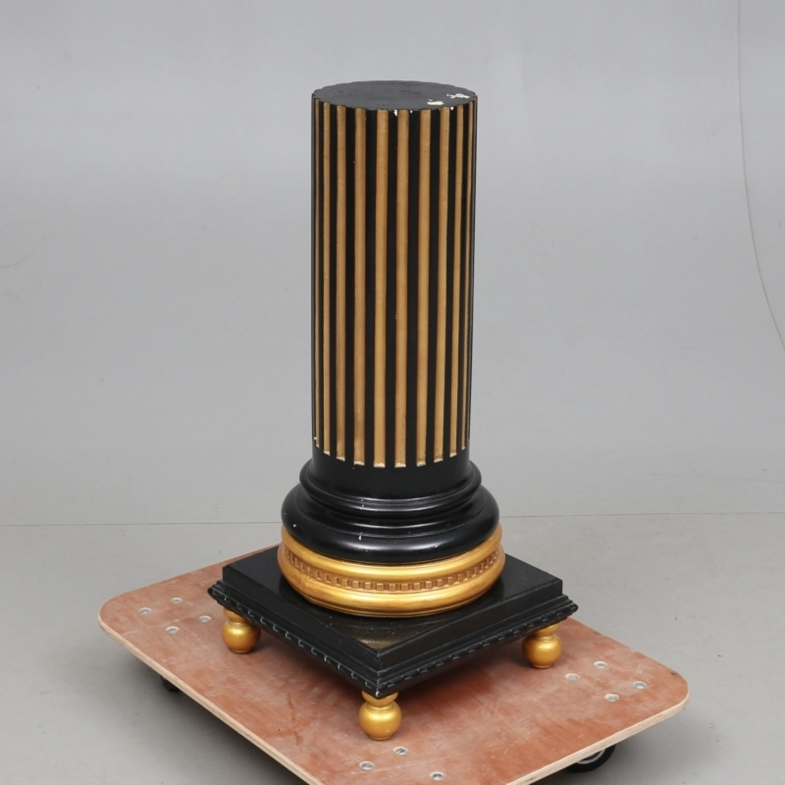 Pedestal, Column