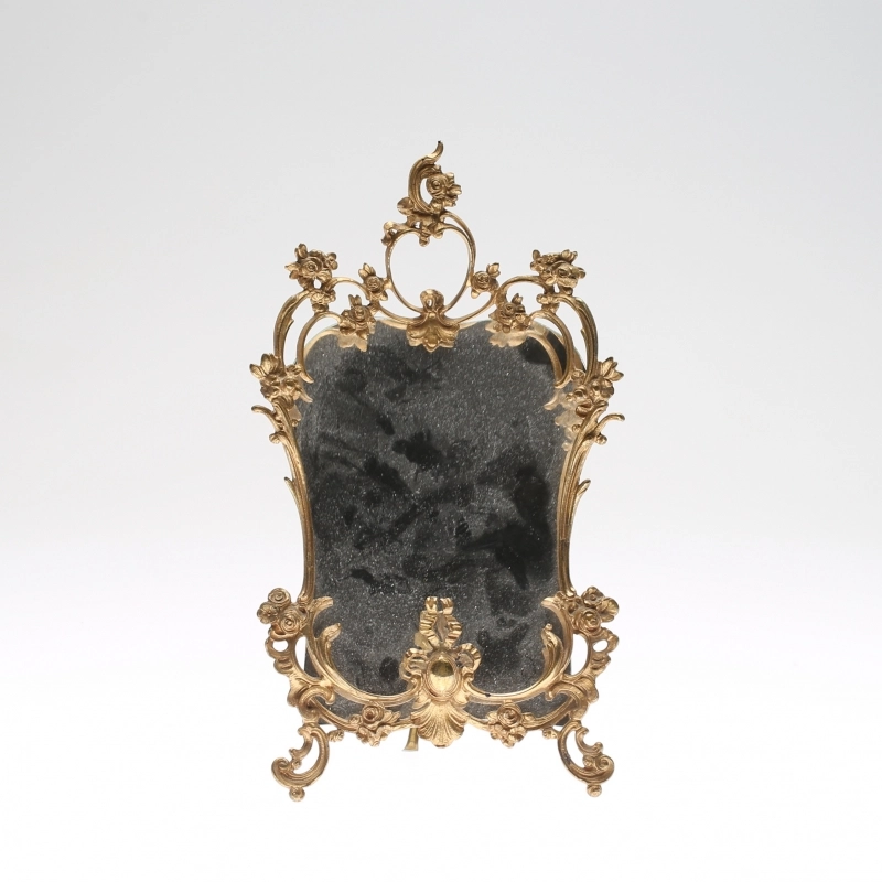 Cadre rocaille pour miroir, photo