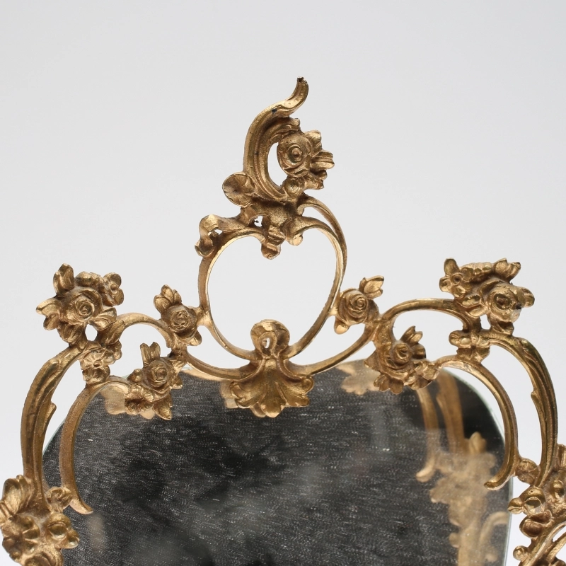 Cadre rocaille pour miroir, photo