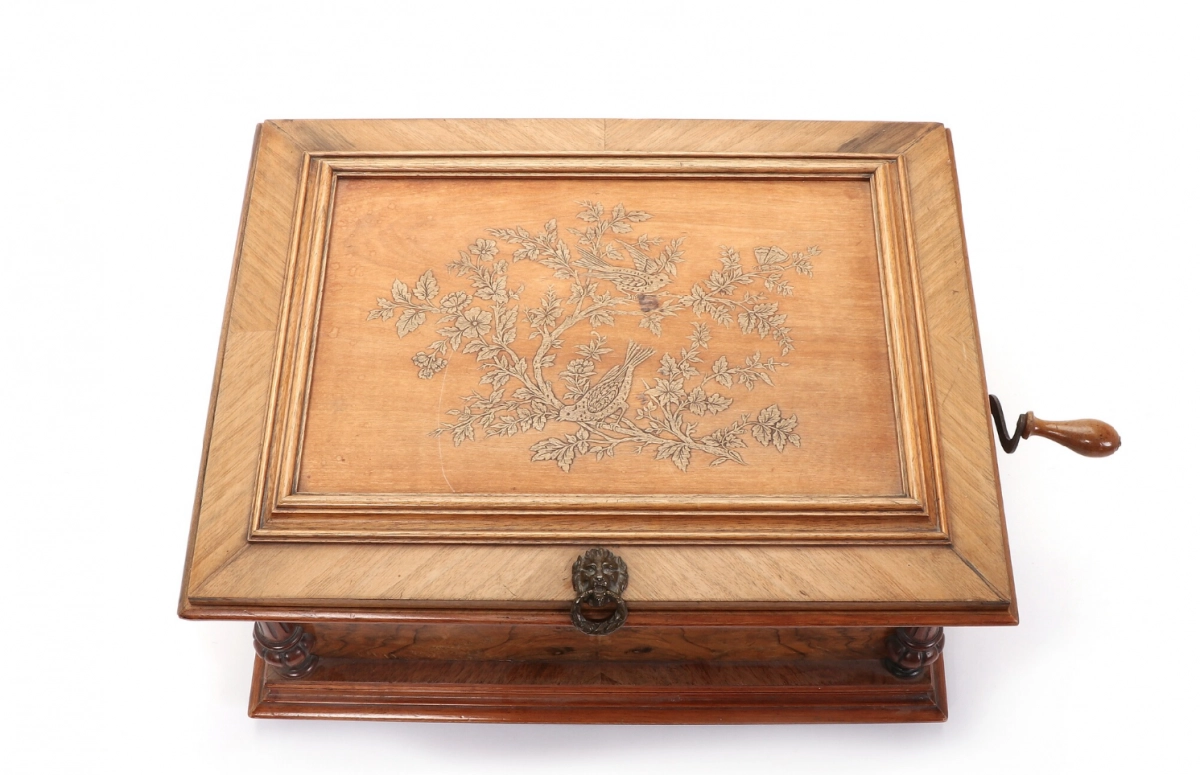 Music box 