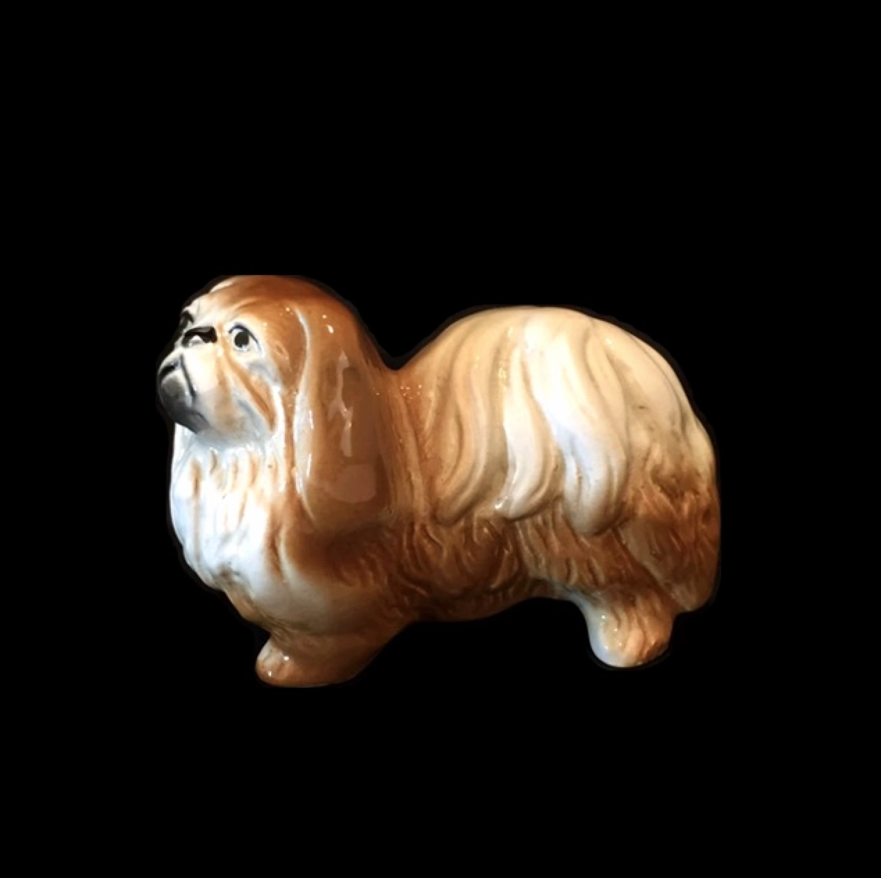 Figurine de chien Chin japonais. 20ème siècle 