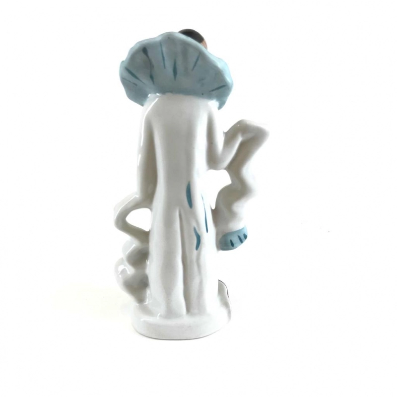 Porcelain figurine 