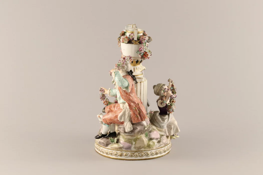 Figurine en porcelaine.