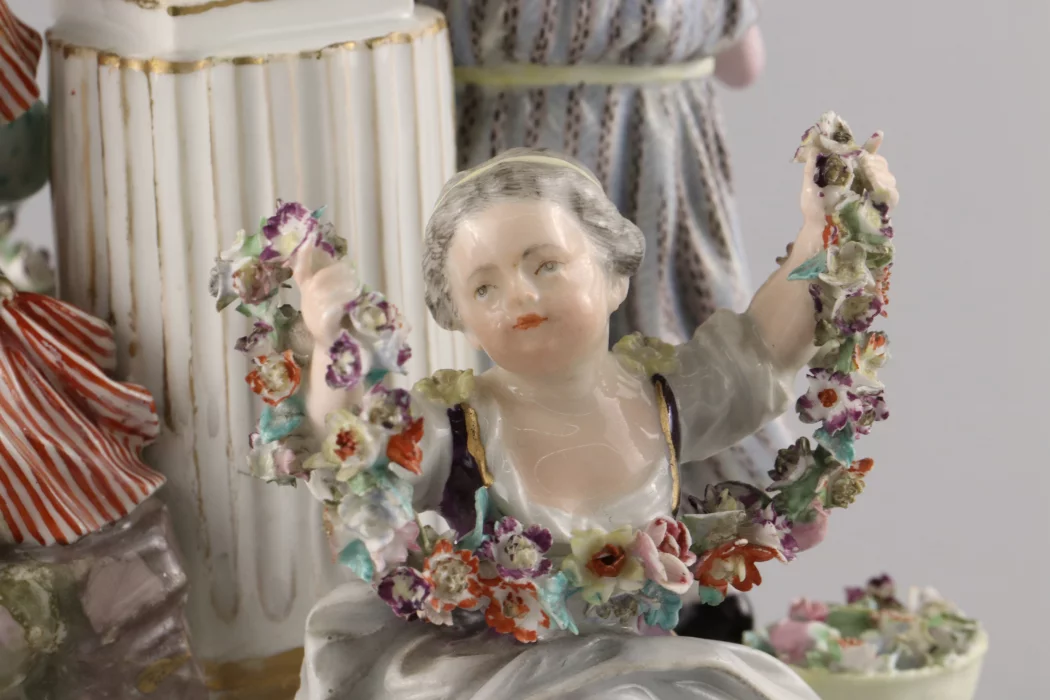 Figurine en porcelaine.
