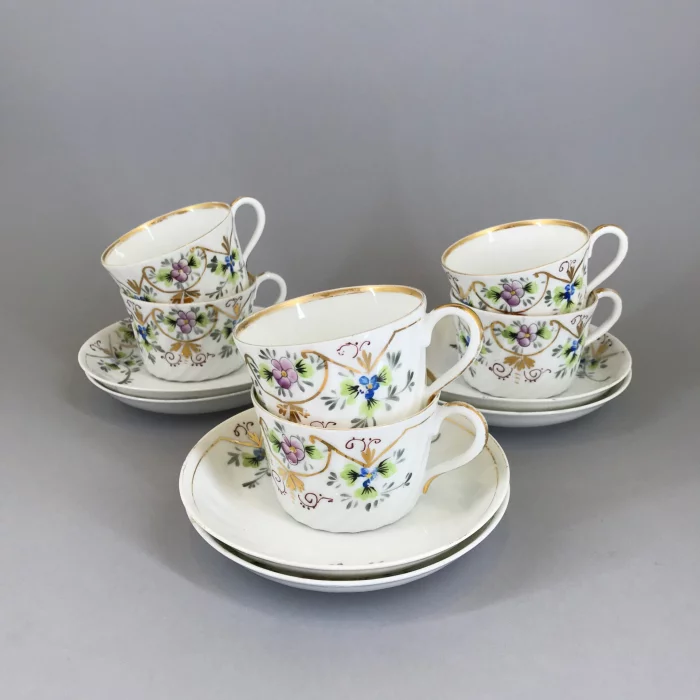 Six tasses et soucoupes. «Kuznetsov»
