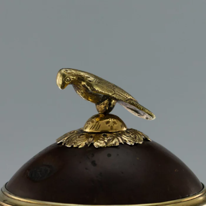 Tasse Russe unique en argent dore avec couvercle, debut du 19ème siècl