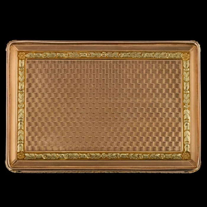 German three-colour 18k gold presentation snuff box