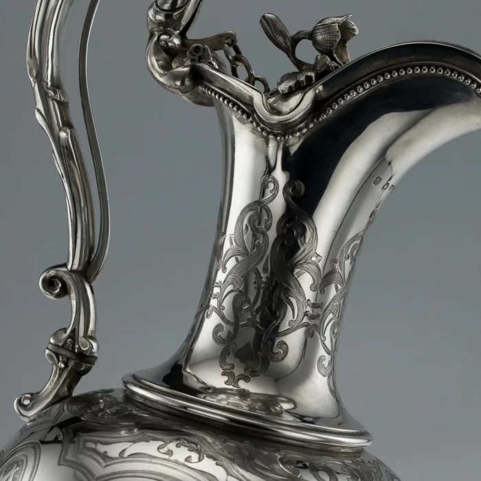 Grande cruche à vin victorienne en argent.