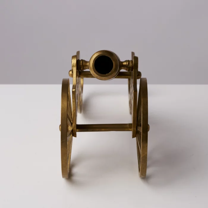 Pistolet de table. Modèle de darmes du 17ème siècle.