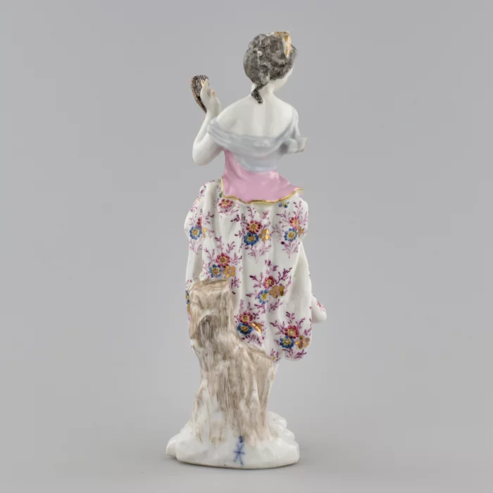 Porcelain figurine 