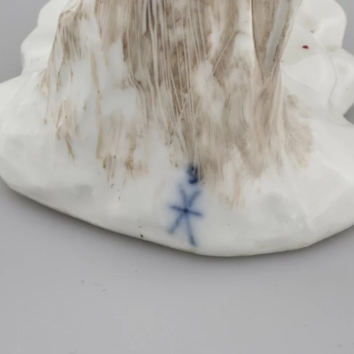 Porcelain figurine 