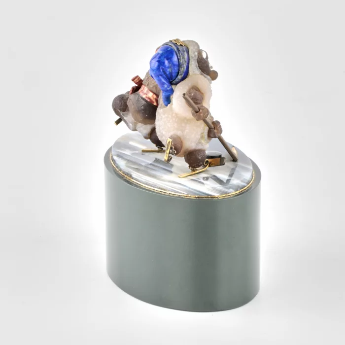 HARDSTONE MINIATURE “ICE HOCKEY PLAYERS”. RUSSIA, LATE 20TH CENTURY