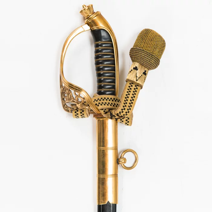 SABRE DE PARADE D`UN OFFICIER DE MARINE FINLANDAIS. E&F HÖRSTER SOLINGEN. DEUXIÈME QUART AU MILIEU DU XXe SIÈCLE