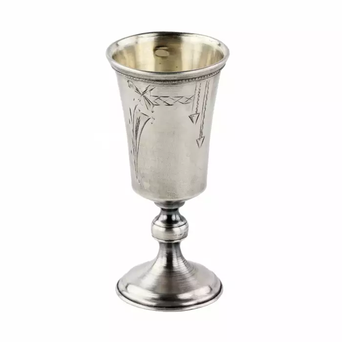 Six verres lettons en argent avec pieds, dans leur propre boîte. 1920-30 