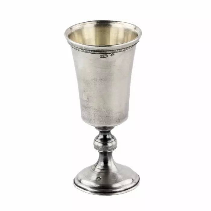 Six verres lettons en argent avec pieds, dans leur propre boîte. 1920-30 