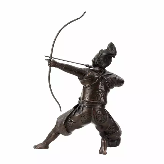 FIGURE JAPONAISE EN BRONZE REPRÉSENTANT UN ARCHER SAMOURAÏ. JAPON, XIXE SIÈCLE