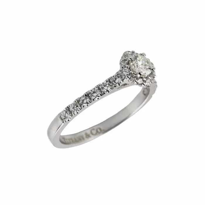 Gold 18K diamond ring. 