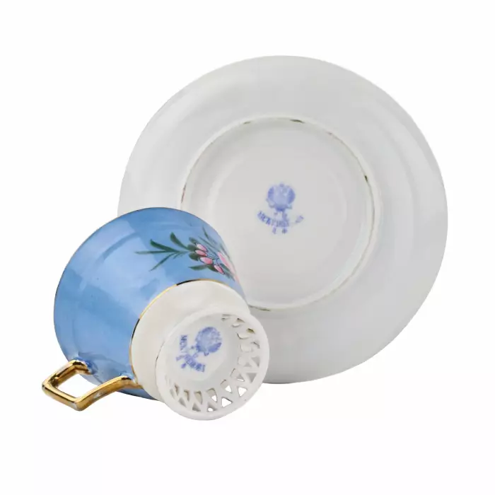 Tea pair from Kuznetsov factory. Russia at the end of the 19th century. 