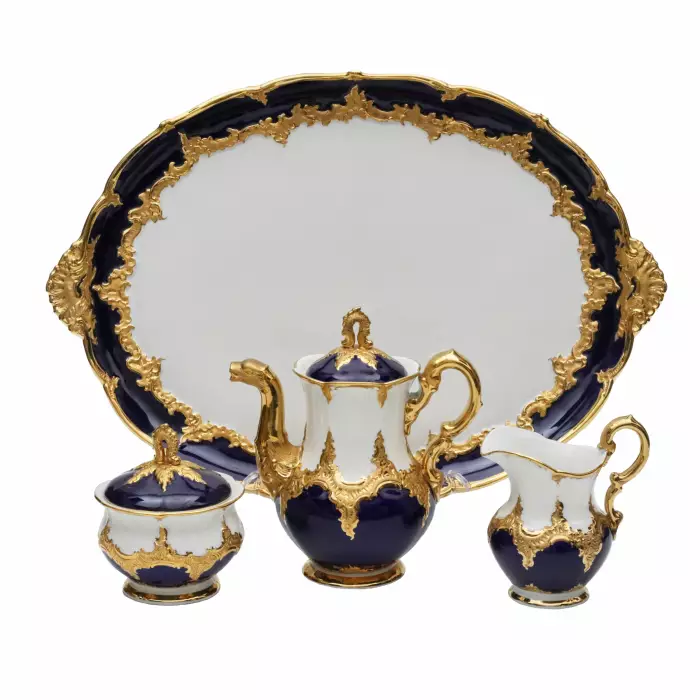 Forme B de Meissen. Service à the et cafe pour six personnes. 20ième siècle. 