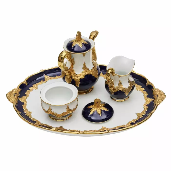 Forme B de Meissen. Service à the et cafe pour six personnes. 20ième siècle. 