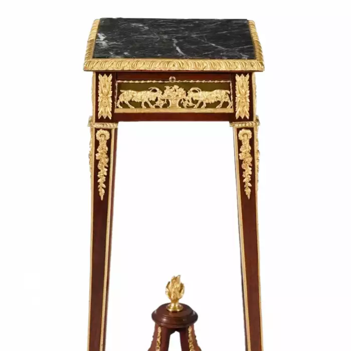 CONSOLE PIÉDESTAL EN ACAJOU ET BRONZE DORÉ DANS L’ESPRIT DE FRANÇOIS LINKE. FRANCE, TOURNANT DES XIXE ET XXE SIÈCLES