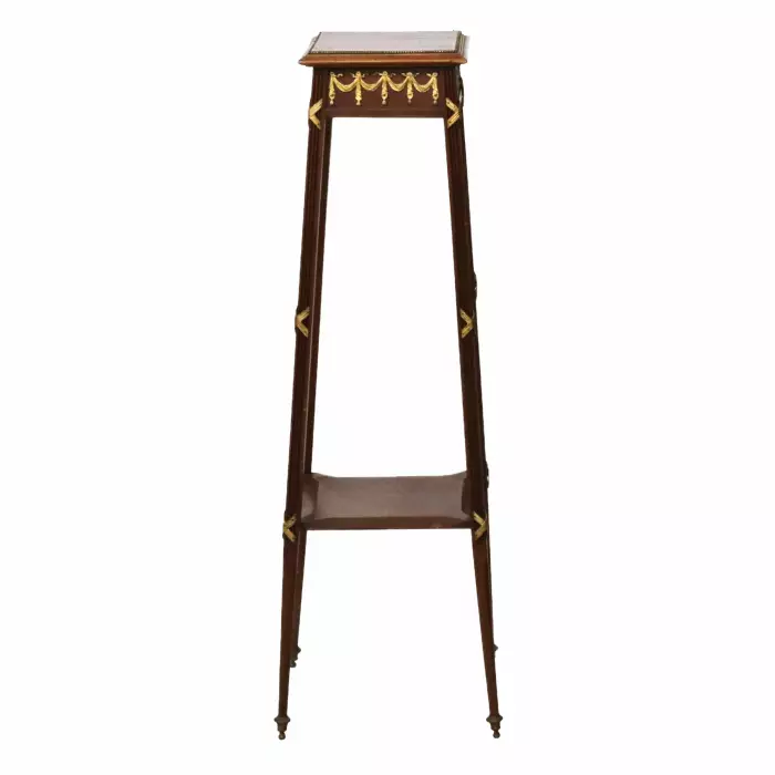 Neoclassical mahogany console with gilded bronze, late 19th century. 