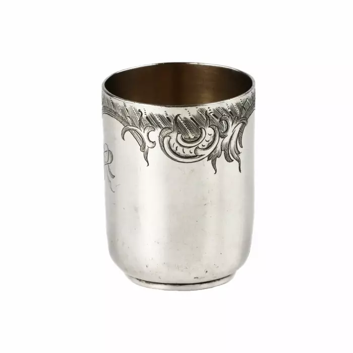 Pied en argent d`Ovchinnikov avec ligature baroque le long du bord du corps. Dernier quart du XIXe siècle. 