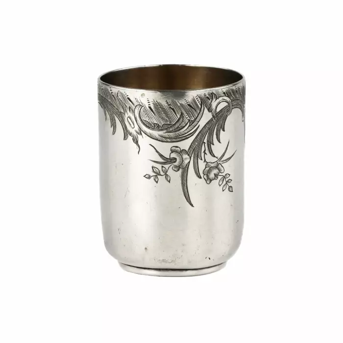 Pied en argent d`Ovchinnikov avec ligature baroque le long du bord du corps. Dernier quart du XIXe siècle. 