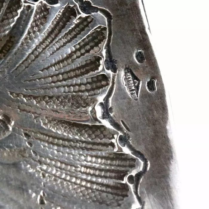 CHEVRON Frères. Verseuse en cristal français en argent. 