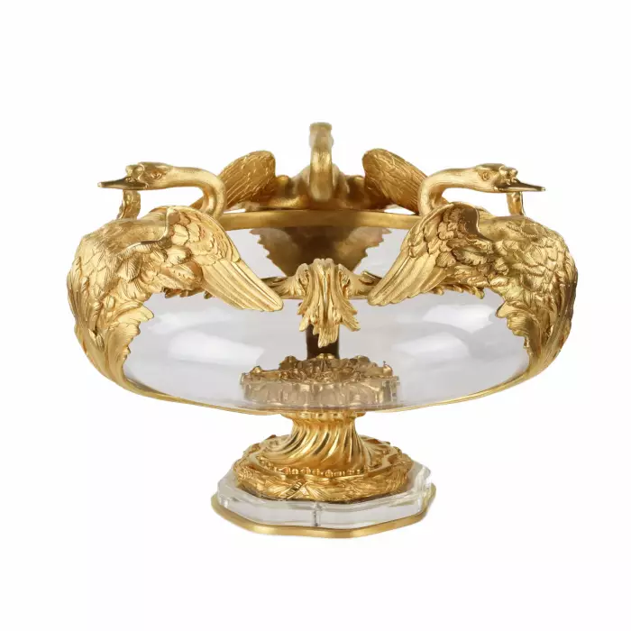 PAIRE DE JARDINIÈRES À MOTIF DE CYGNES FRANCE, XXᵉ SIÈCLE
