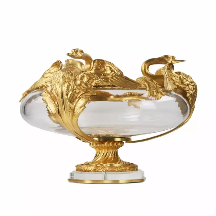 PAIRE DE JARDINIÈRES À MOTIF DE CYGNES FRANCE, XXᵉ SIÈCLE
