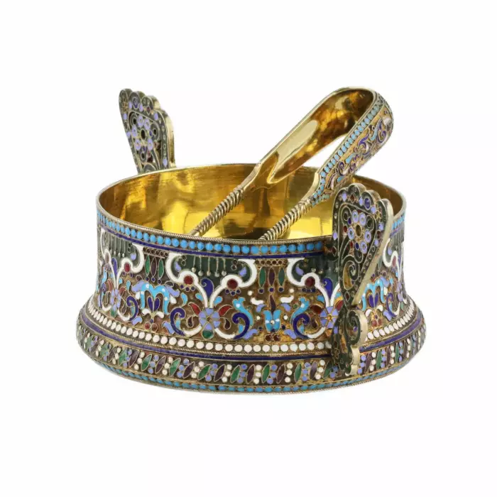 Sucrier russe en argent avec pince. 