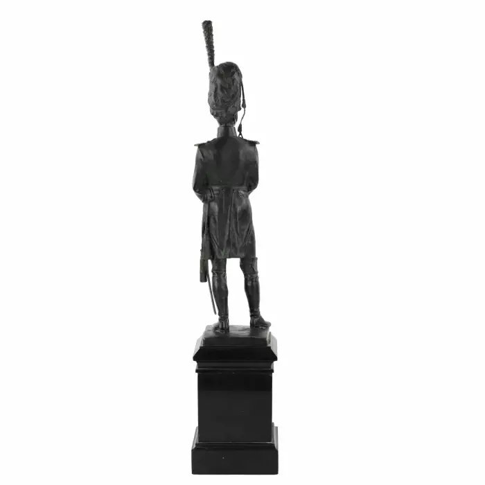 Figure en bronze d`un officier. Alfred Olson. 