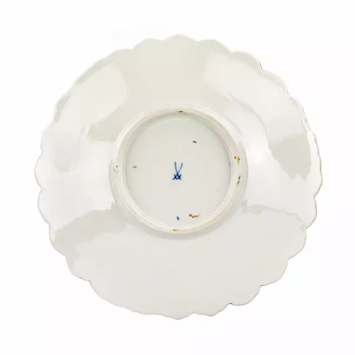 Magnifique plat Meissen bleu cobalt avec dorure et peinture delicate. 20ième siècle. 