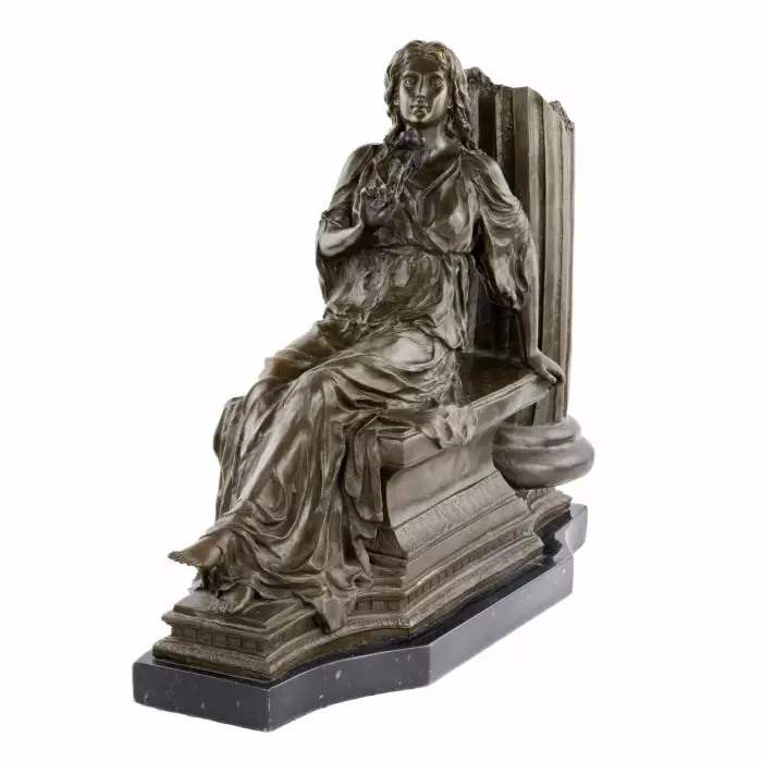 Sculpture en bronze Fille à la rose. 