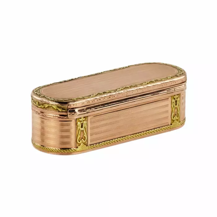 Snuffbox in two-tone gold. France. The turn of the 19th-20th centuries. 