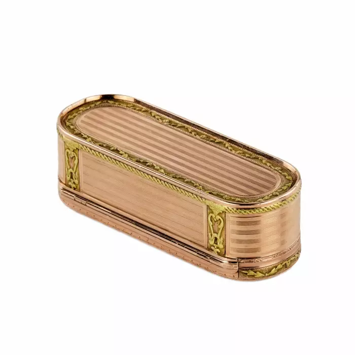 Snuffbox in two-tone gold. France. The turn of the 19th-20th centuries. 